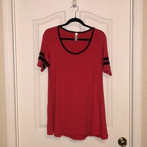 LuLaRoe “perfect tee”